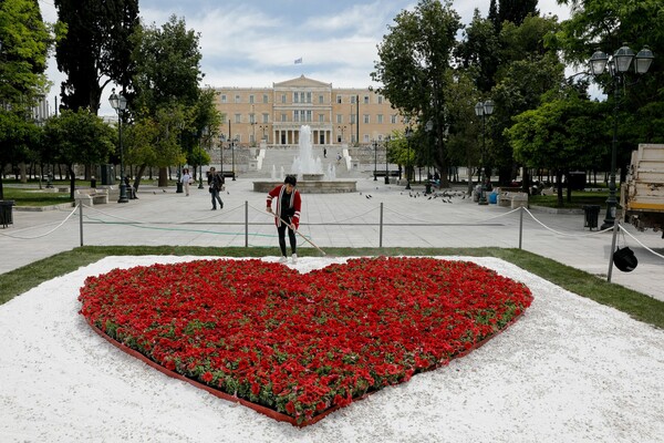 «Κύμα» προσφοράς από επιχειρήσεις και φορείς σε κατοίκους της Αθήνας που έχουν ανάγκη