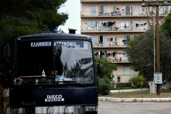 Κρανίδι: Έσπασαν την καραντίνα στην δομή φιλοξενίας- Έκαναν πορεία στο κέντρο της πόλης