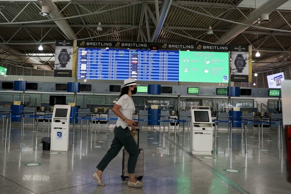 Κορωνοϊός στην Ελλάδα: Ένα στα τρία κρούσματα είναι εισαγόμενα - Έξαρση στις Βαλκανικές χώρες