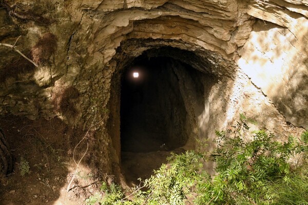 Λουτράκι: Ασφυκτικό θάνατο για τους 4 στη σπηλιά «δείχνει» η ιατροδικαστική εξέταση