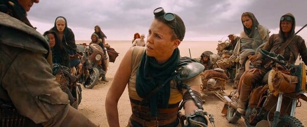 Mad Max: Fury Road: Οι πρωταγωνιστές θυμούνται τα χαοτικά γυρίσματα της κορυφαίας ίσως ταινίας δράσης όλων των εποχών