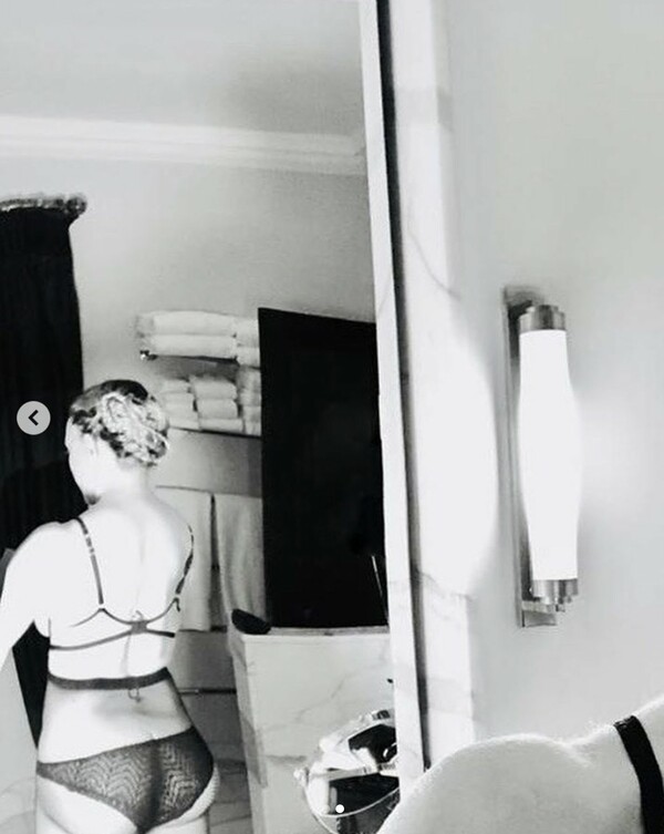 Η Μαντόνα φωτογραφήθηκε με εσώρουχά στο Instagram πριν από θεραπεία: «Ευχηθείτε μου καλή τύχη»