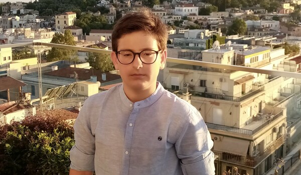 Θεσσαλονίκη: 13χρονος μαθητής κατέκτησε το πρώτο βραβείο σε παγκόσμιο διαγωνισμό ποίησης