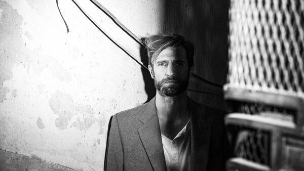 «The Series Noir / Gone»: Η Κωνσταντίνα Τάκαλου, το παρελθόν κι ένα κοντραμπάσο