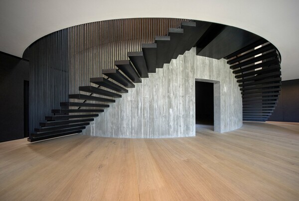 Ένα installation του 1972 αποτέλεσε την έμπνευση για τη δημιουργία αυτού του πανύψηλου σπιτιού στη Μελβούρνη