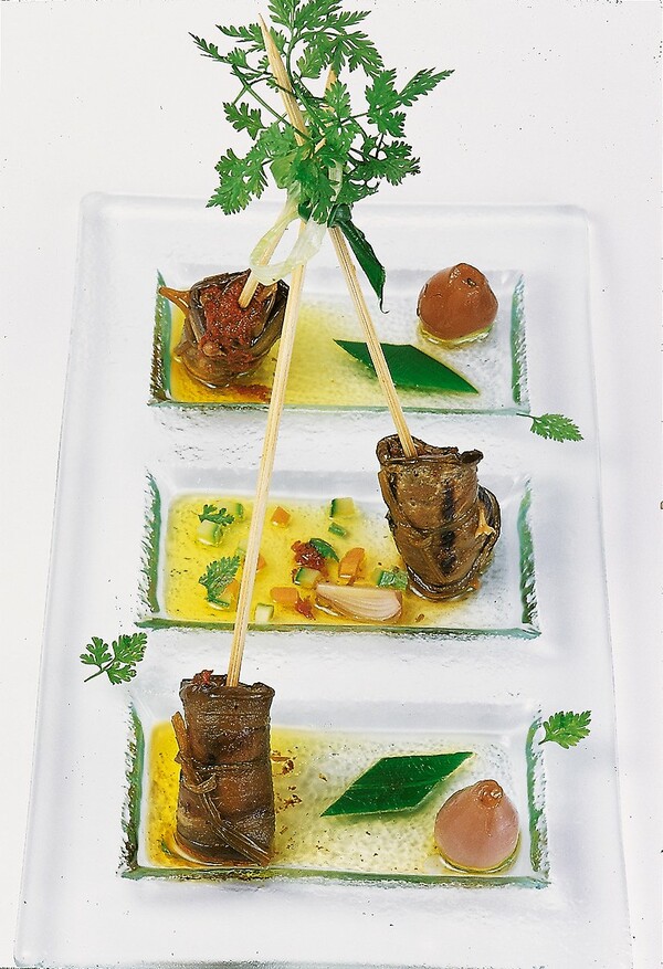 Μελιτζάνες σχάρας στο λάδι με σκορδαλιά καρυδιού, λιαστή ντομάτα και σέλινο από τον σεφ Γιάννη Μπαξεβάνη