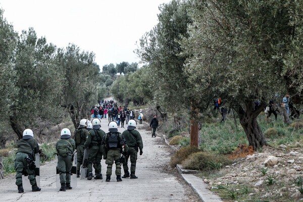 Αιματηρή συμπλοκή στη Μόρια: Νεκρός ένας 19χρονος