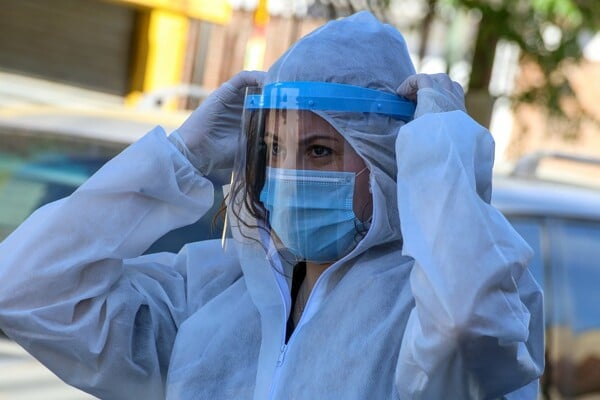 Νοσοκομείο Ελπίς: Συρροή κρουσμάτων σε γιατρούς από αρχικά «αρνητικό» ασθενή