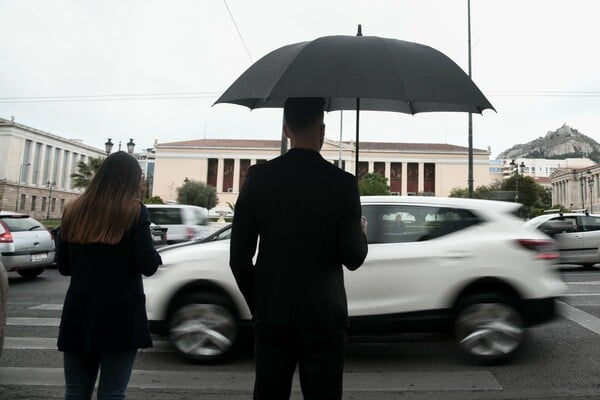 Καιρός: Βροχές ξανά το μεσημέρι και το απόγευμα -Πού θα εκδηλωθούν καταιγίδες