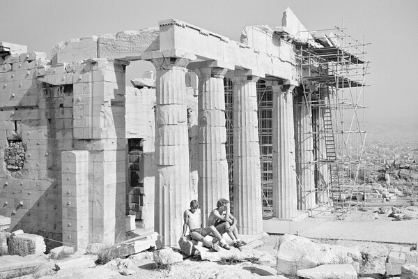 Τουρίστες στην Ακρόπολη τα καλοκαίρια των '80s