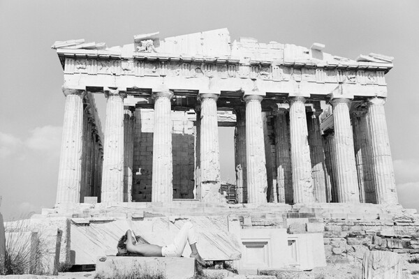 Τουρίστες στην Ακρόπολη τα καλοκαίρια των '80s