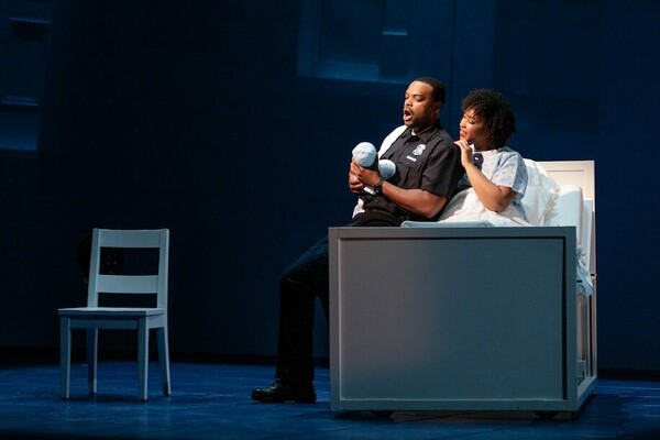 Blue: Η νέα, βραβευμένη όπερα για την αστυνομική βία στις ΗΠΑ, που κανείς δεν μπορεί να δει