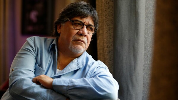 Πέθανε από κορωνοϊό ο συγγραφέας Λουίς Σεπούλβεδα