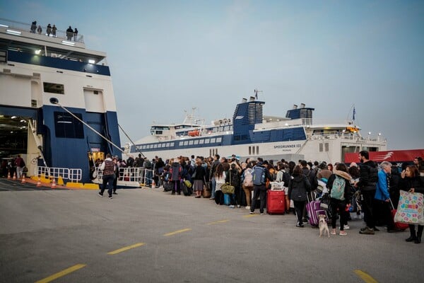 Ακτοπλοΐα: Το σχέδιο της κυβέρνησης για τη μετακίνηση με πλοία