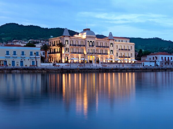 To αριστοκρατικό Poseidonion Grand Hotel στις Σπέτσες υποδέχεται το καλοκαίρι του 2020
