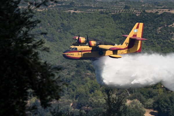 Πυρκαγιά στην Άνδρο - Προειδοποίηση δήμου για πιθανή εκκένωση