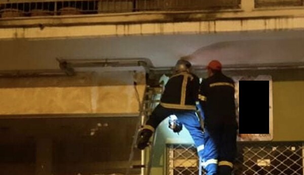 Θεσσαλονίκη: Ζωντανή γάτα βρέθηκε «χτισμένη» σε πρόσοψη κτιρίου- Δραματική διάσωση