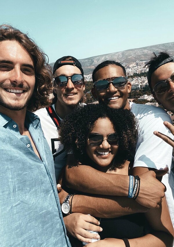 Τσιτσιπάς: «Διακοπές σαν κι αυτές θα έπρεπε να είναι παράνομες»- Φωτογραφικό ημερολόγιο στο Instagram