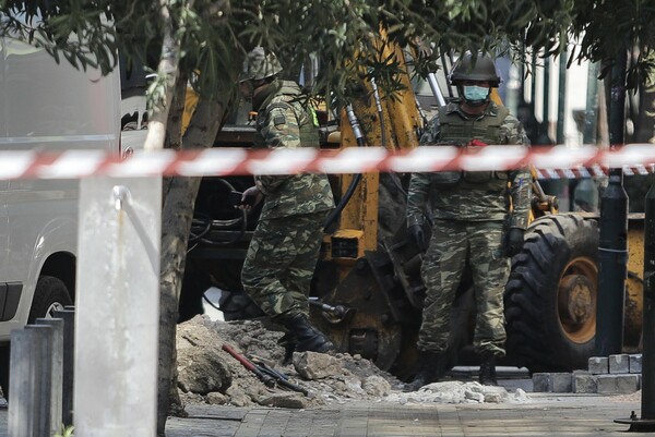 Η εκκένωση του κέντρου της Αθήνας - Δείτε φωτογραφίες από το σημείο