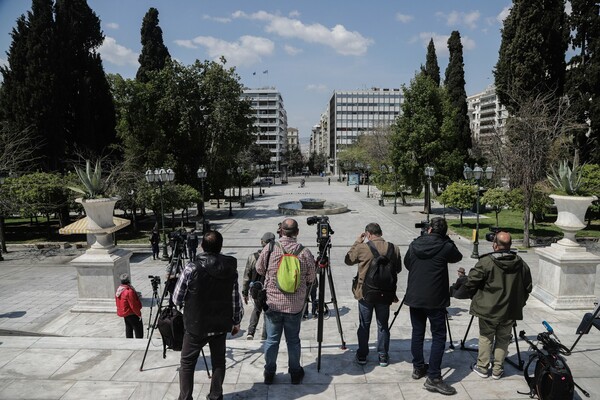 Η εκκένωση του κέντρου της Αθήνας - Δείτε φωτογραφίες από το σημείο