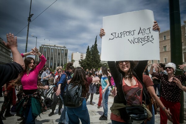 #SupportArtWorkers: Πέντε εργαζόμενοι στις Τέχνες μιλούν για το παρόν και το μέλλον του κλάδου τους