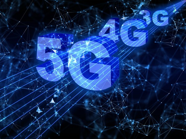 Έξι στους 10 Έλληνες φοβούνται τα δίκτυα 5G