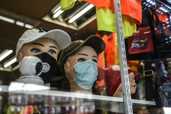 Τσιόδρας: Προσοχή με τις μάσκες - Λάθος χρήση μπορεί να μολύνει τους υγιείς με κορωνοϊό