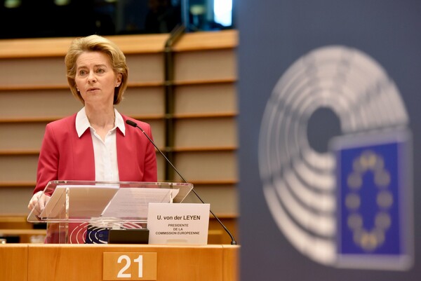 Η Ε.Ε. προειδοποιεί: Μη χρησιμοποιείτε τον κορωνοϊό για να υπονομεύσετε τη δημοκρατία