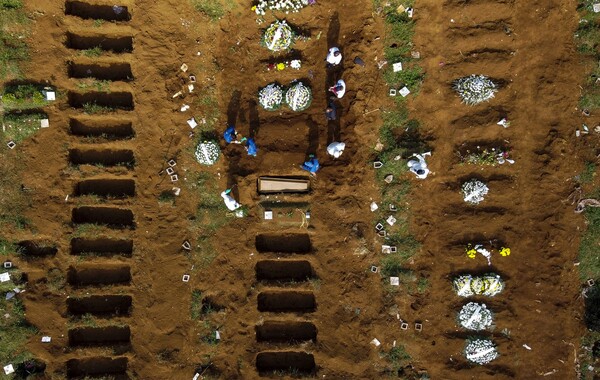 Ανοίγουν συνεχώς τάφους στο μεγαλύτερο νεκροταφείο της Βραζιλίας - Αποκαλυπτικές εικόνες από drone