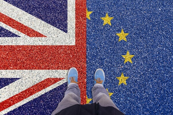 EE: Ενδεχόμενο νομικών ενεργειών κατά Λονδίνου - Για το σχέδιο περί παραβίασης της συμφωνίας του Brexit