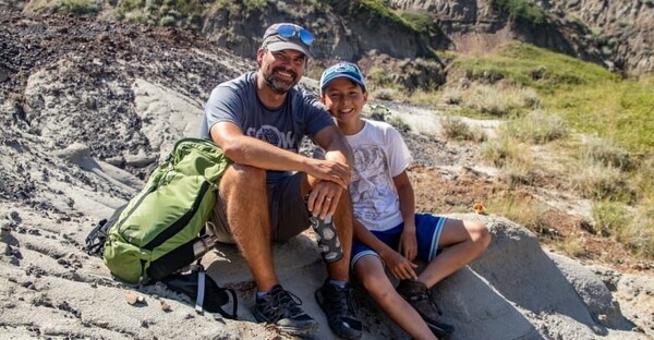 Ένας 12χρονος ανακάλυψε τυχαία σπάνιο σκελετό δεινοσαύρου - Έκανε βόλτα με τον πατέρα του