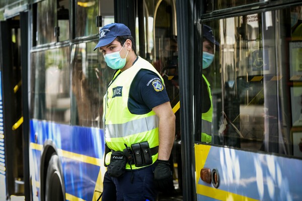 Εντατικοί έλεγχοι Τροχαίας και Λιμενικού σε ΜΜΜ, ΚΤΕΛ και λιμάνια - Δεκάδες πρόστιμα