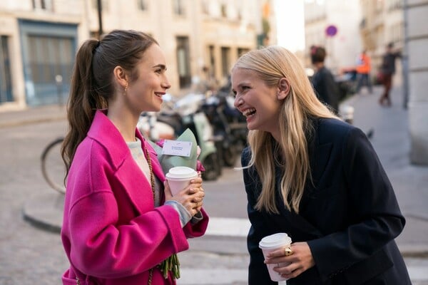 Emily In Paris: Όλα όσα πρέπει να ξέρετε για τη νέα σειρά του Netflix