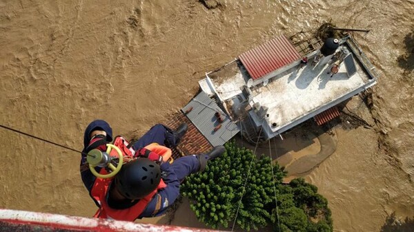 Τραγωδία στην Εύβοια: Τέσσερις νεκροί από τις πλημμύρες - Ανάμεσά τους βρέφος 8 μηνών
