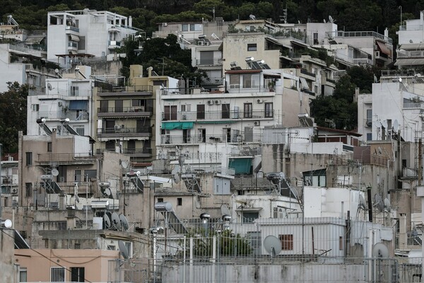 Αλλαγές στη γονική παροχή: Πώς θα δωρίζουν οι γονείς λεφτά στα παιδιά