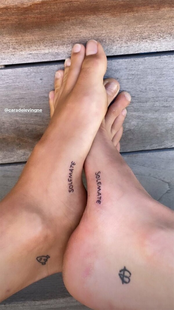 Η Κάια Γκέρμπερ αποκάλυψε πως έχει ίδιο τατουάζ με την Κάρα Ντελεβίν: «Το τέλειο φιλαράκι»