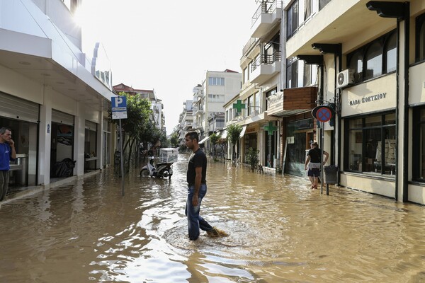 Κακοκαιρία Ιανός: Ανυπολόγιστες καταστροφές στη Θεσσαλία - Λέκκας: «Τελειωμένη πόλη η Καρδίτσα»