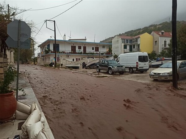 Κυκλώνας Ιανός: Καταστροφές σε Ζάκυνθο, Κεφαλονιά, Ιθάκη, Λευκάδα (Φωτογραφίες - Βίντεο)