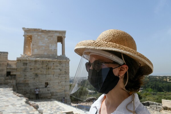 Κορωνοϊός: Ρεκόρ κρουσμάτων στην Ελλάδα - 203 μέσα σε ένα 24ωρο