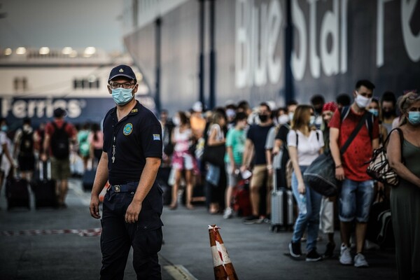 Κορωνοϊός: Ανησυχία στην Ελλάδα μετά τον τριψήφιο αριθμό κρουσμάτων