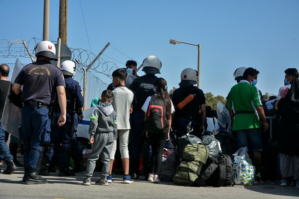 Λέσβος: Σε δομές φιλοξενίας 700 πρόσφυγες από το Καρά Τεπέ