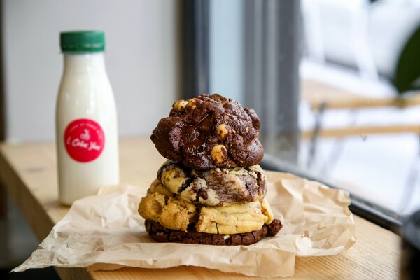 Πεντανόστιμα cookies, αλμυρές τάρτες και γλυκά από το «I Cake You» στα Εξάρχεια