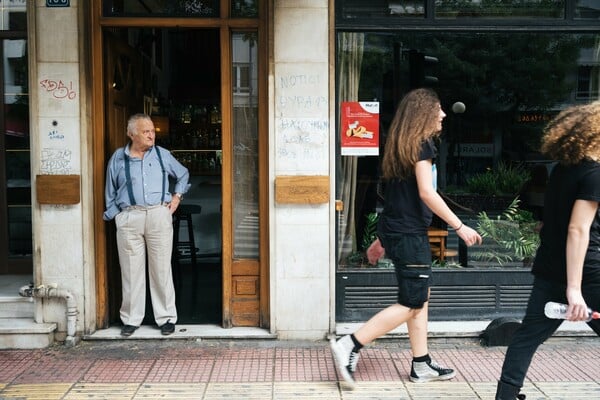 O κύριος Λύσανδρος του Au Revoir αφηγείται τη ζωή του στη LifO