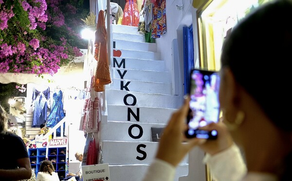 Μύκονος: «Λουκέτο» σε δύο γνωστά εστιατόρια - Δεν έκοψαν αποδείξεις