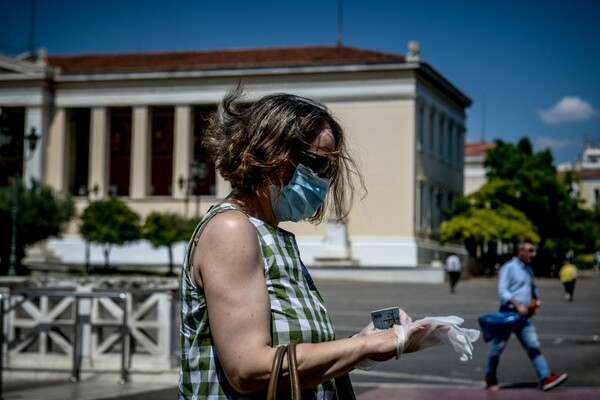 Τηλεδιάσκεψη υπό τον Μητσοτάκη το πρωί της Δευτέρας - Για την αύξηση των κρουσμάτων