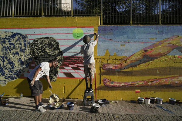 Αθήνα: Mural 30 μέτρων από 6 street artists [ΦΩΤΟΓΡΑΦΙΕΣ]