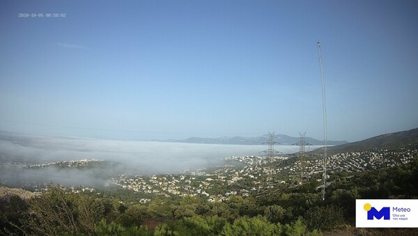 Φωτογραφία: Η πρωινή ομίχλη πάνω από την Αθήνα- Ιδιαίτερα υψηλές θερμοκρασίες έως και την Τετάρτη