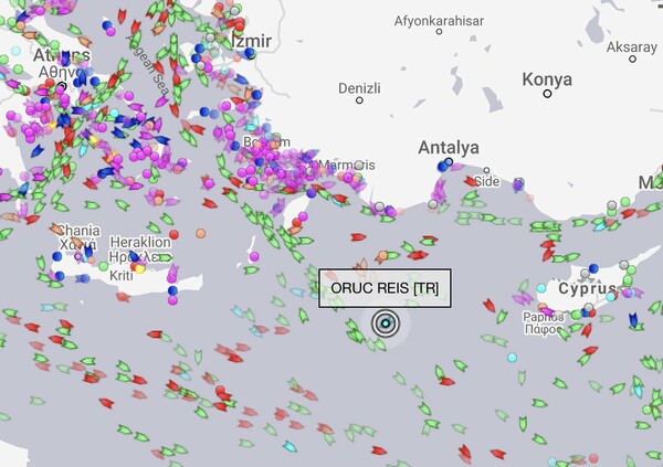 Το Oruc Reis πλέει σε νερά άνωθεν της ελληνικής υφαλοκρηπίδας - Εικόνες με τις φρεγάτες συνοδείας