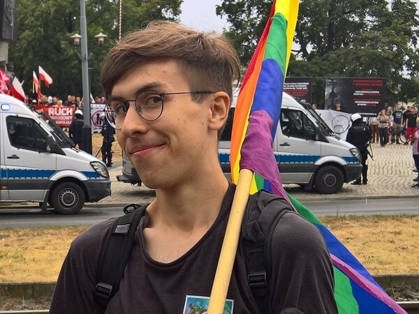 Πολωνία: Τοκάρτσουκ και Άτγουντ υπέρ της φυλακισμένης ΛΟΑΤΚΙ+ ακτιβίστριας - Μεγαλώνει το κύμα συμπαράστασης