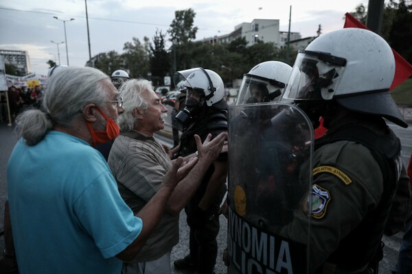 Επίσκεψη Πομπέο: Ένταση και χημικά στο κέντρο της Αθήνας